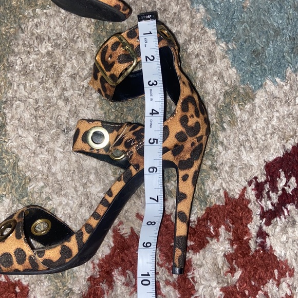 JustFab size 9 leopard print heels - Picture 5 of 6